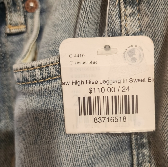 NWT Free People Distressed High Rise Jeans Size 24 Light Wash Raw Hem - Picture 3 of 12